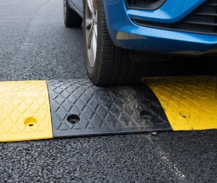 Heavy-Duty Speed Bumps – 60mm (10mph)